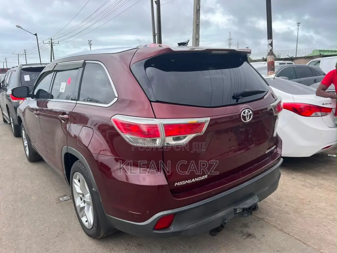 Toyota Highlander 2015 Red