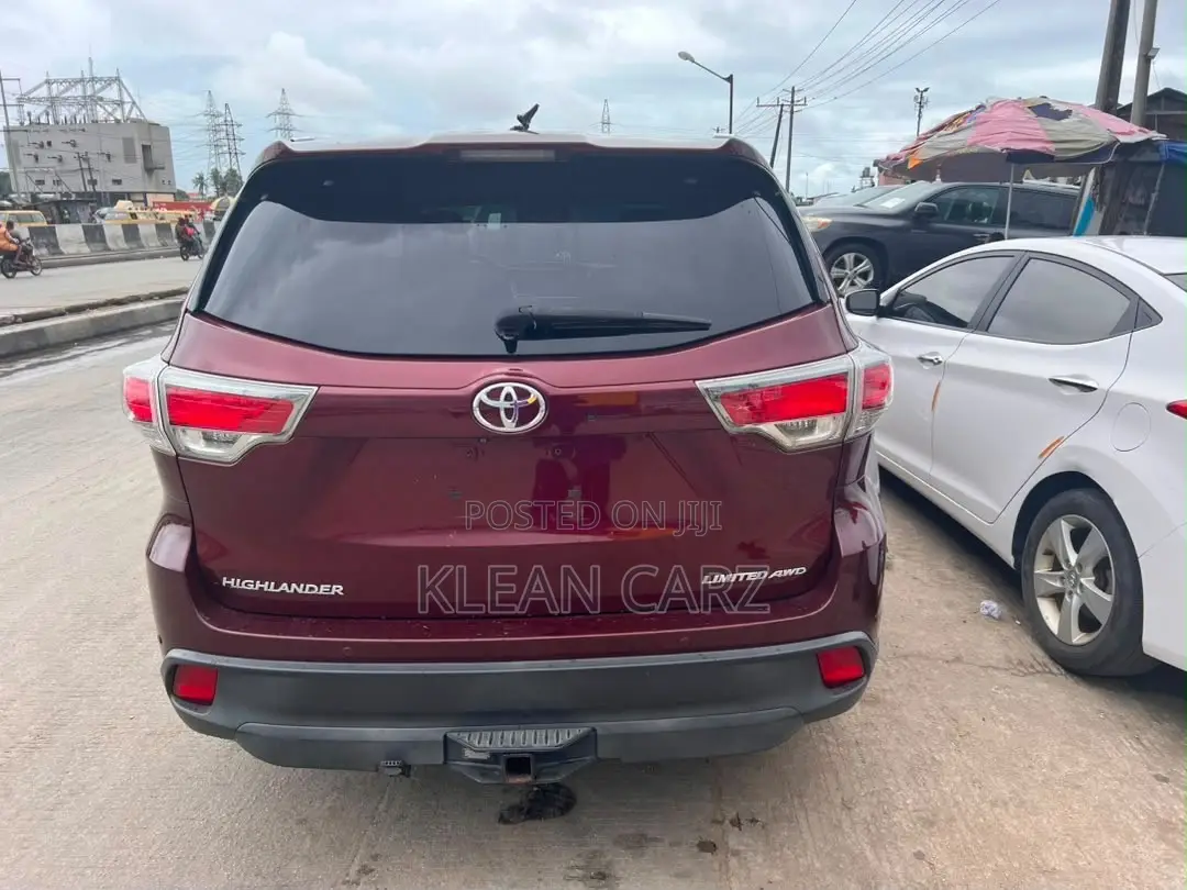 Toyota Highlander 2015 Red
