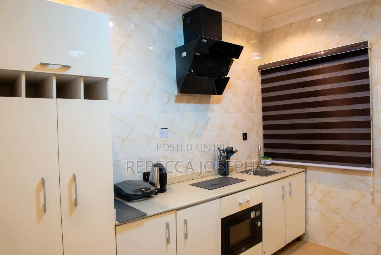 Advena Service Apartment