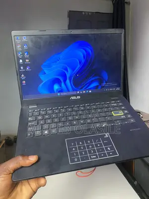 Laptop Asus Vivobook 14 4GB Intel Celeron eMMC 60GB