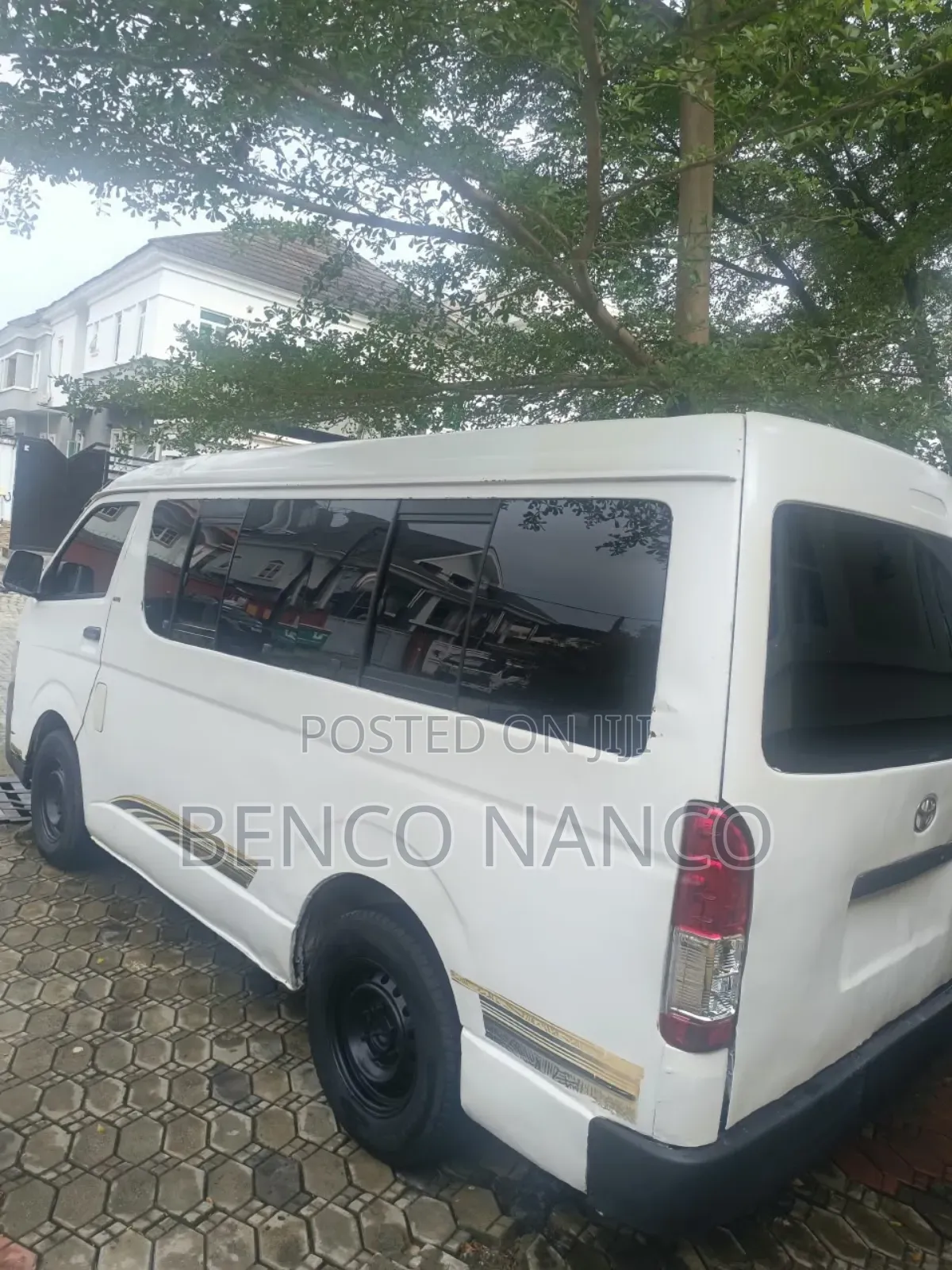 Toyota HiAce 2013 White