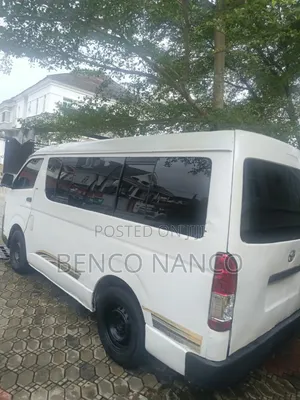 Toyota HiAce 2013 White