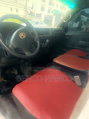 Toyota HiAce 2013 White