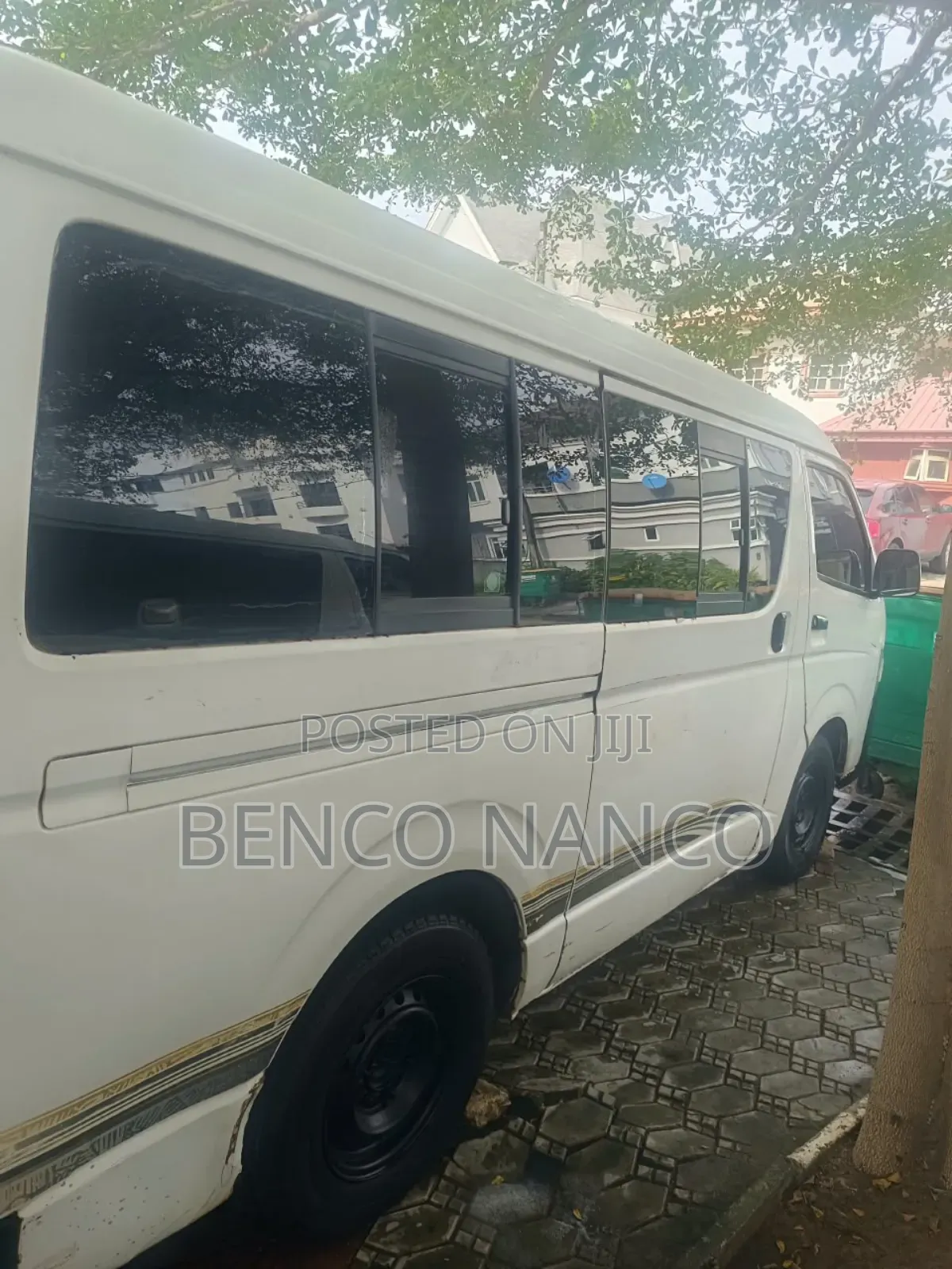 Toyota HiAce 2013 White