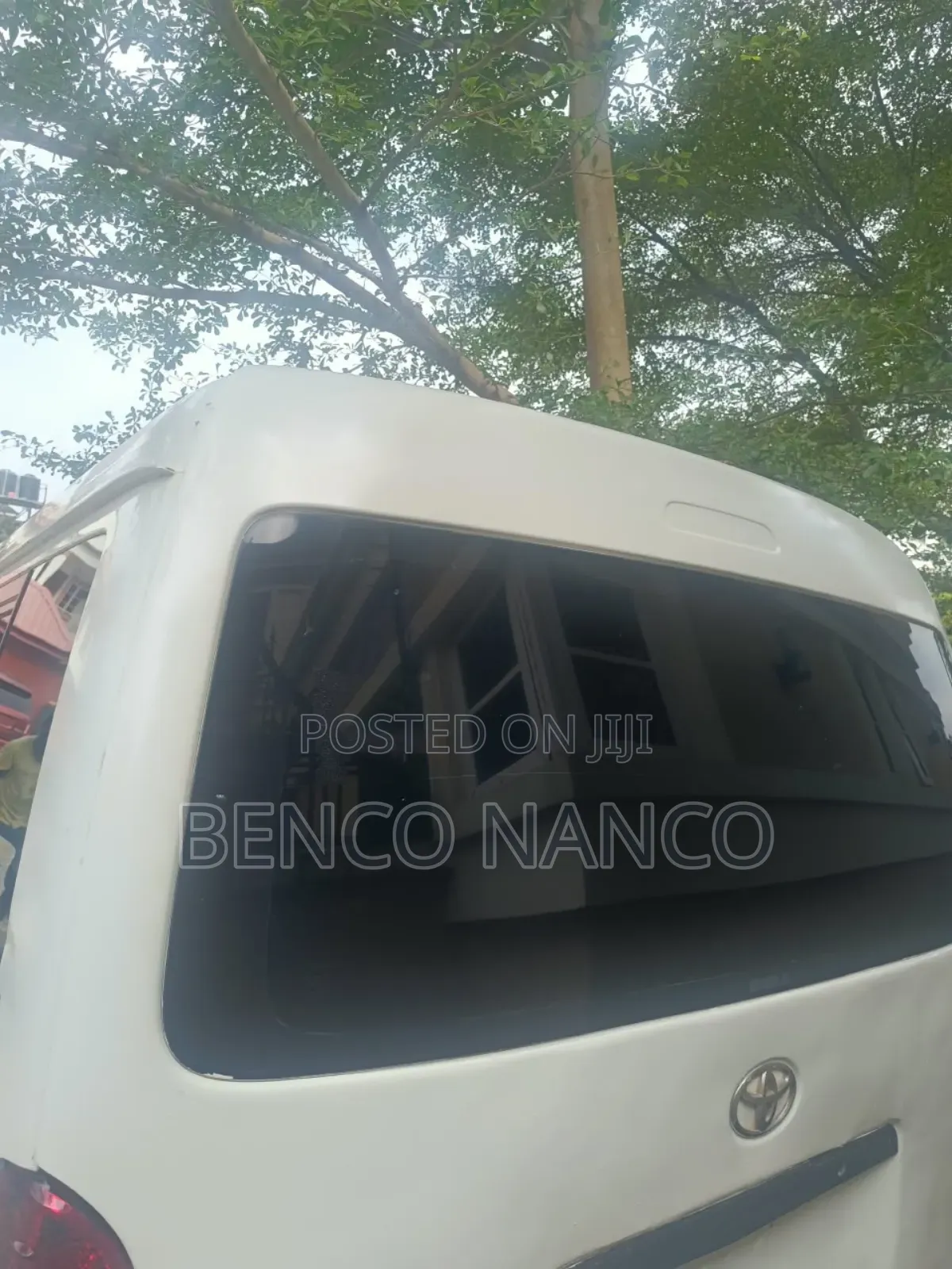 Toyota HiAce 2013 White