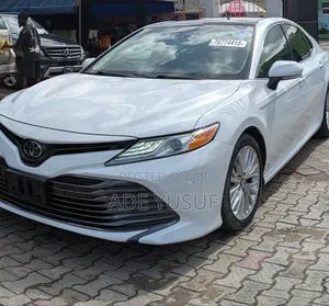 Toyota Camry 2018 White
