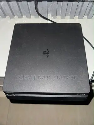 Sony Ps4 Slim 1tb With All Accessories Complete