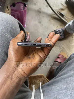 Apple iPhone 11 64 GB Black