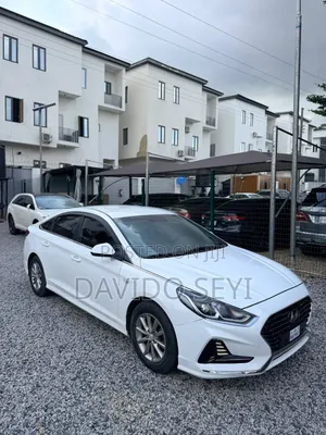 Hyundai Elantra 2019 White