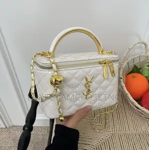 Stylish Women’s Handbag – Classic Elegant
