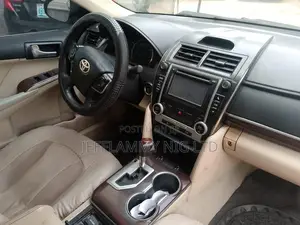 Toyota Camry XLE 4dr Sedan (2.5L 4cyl 6A) 2012 Black