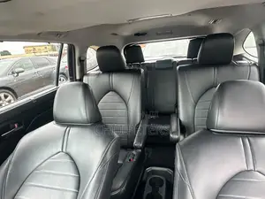 Toyota Highlander XLE 2022 Black