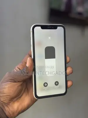 Apple iPhone XR 64 GB White