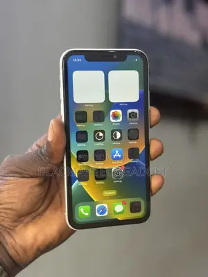 Apple iPhone XR 64 GB White