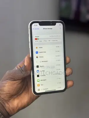 Apple iPhone XR 64 GB White