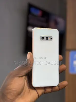 Samsung Galaxy S10e 128 GB Silver