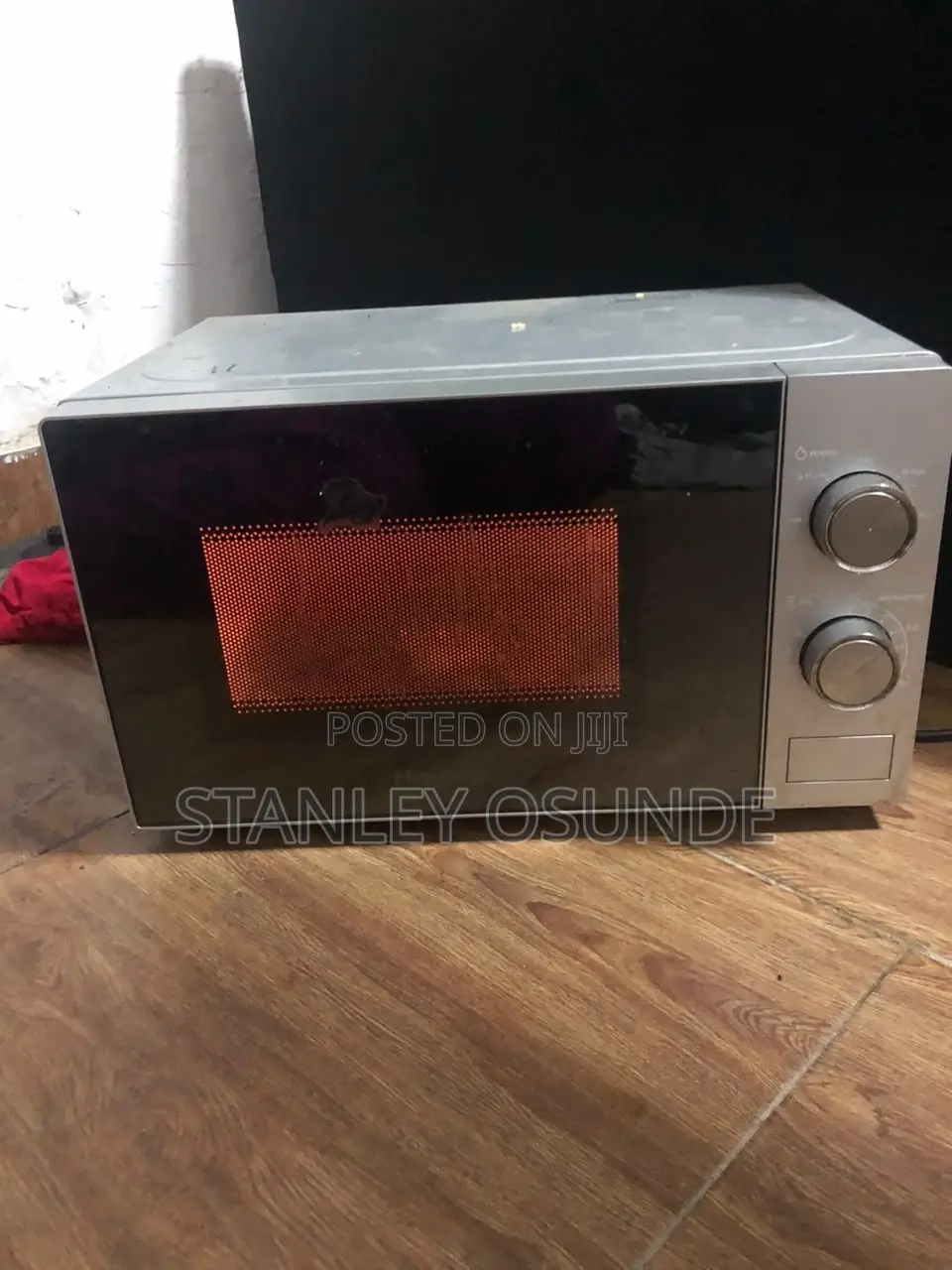 Neatly Used Microwave