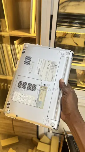 Laptop LG 2GB Intel Atom HDD 160GB