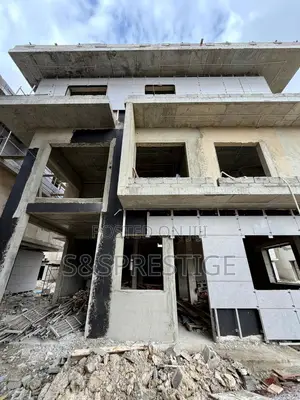 Luxury 5 Bedroom Detached Duplex With Lift, Pool and Roof Top Lounge