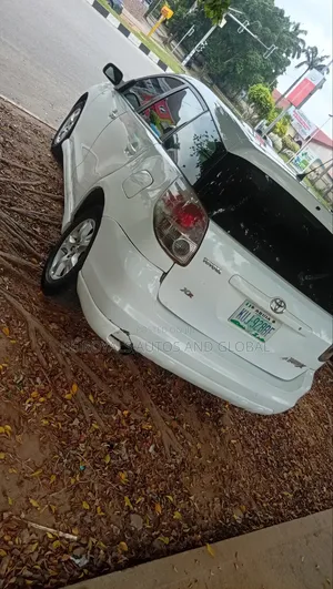 Toyota Matrix 2006 White