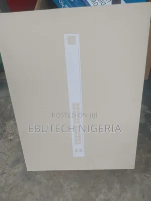 Ubiquiti Networks UniFi Switch PRO 24-Port Gigabit Managed Switch SFP+