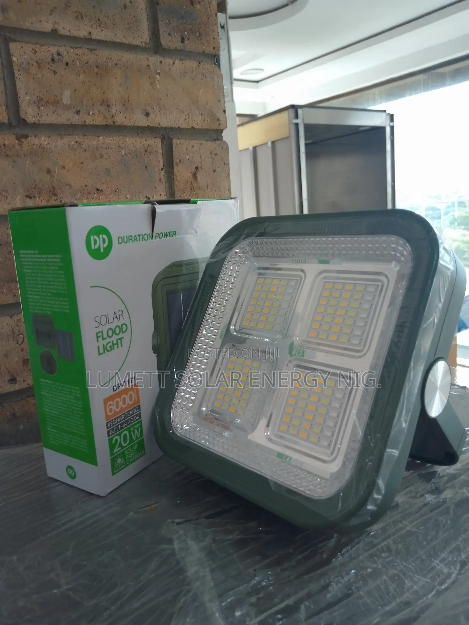 DP Solar Rechargeable LED Flood Light for Outdoor Lighting