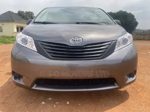 Toyota Sienna LE 8-Passenger 4dr Minivan (3.5L 6cyl 6A) 2015 Gray