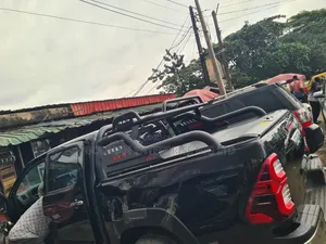 Rolling Boot Cover With Off-Road Bar for Toyota Hilux:;* 7