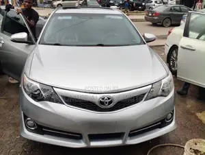 Toyota Camry SE 4dr Sedan (2.5L 4cyl 6A) 2012 Silver