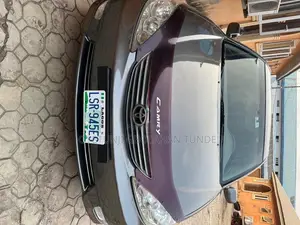 Toyota Camry 2.4 XLE 2005 Gray