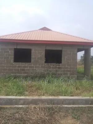 2bdrm Bungalow in Omu Isoko, Obafemi-Owode for sale