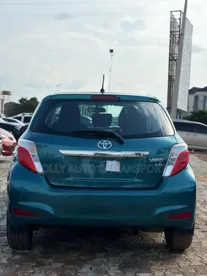 Toyota Yaris L Hatchback 3dr 2014 Blue