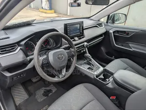 Toyota RAV4 LE 2022 Gray