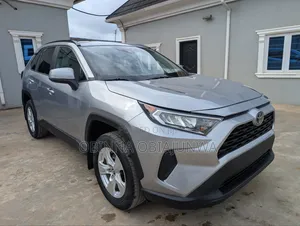 Toyota RAV4 LE 2022 Gray