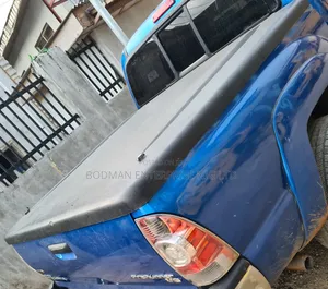 Tacoma Booth Cover With Shock Absorber at ×=3