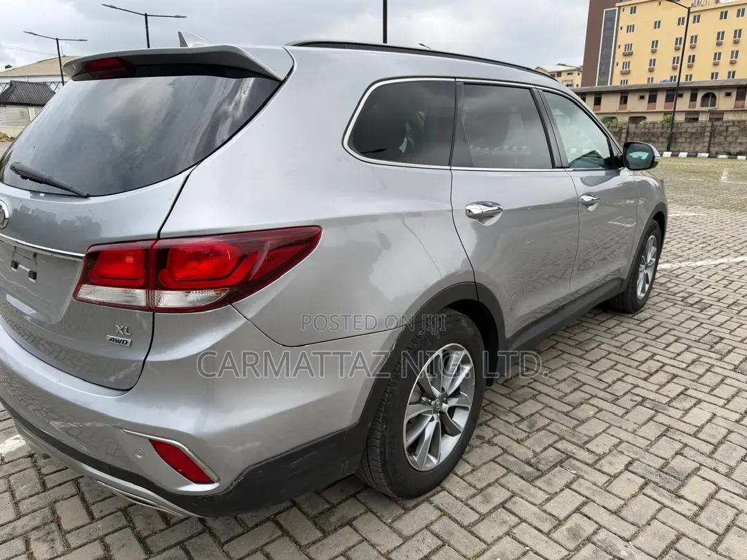 Hyundai Santa Fe Limited AWD 2017 Silver