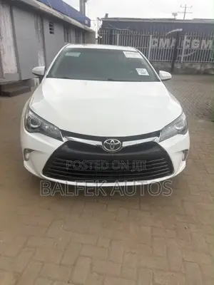 Toyota Camry XSE 4dr Sedan (2.5l 4cyl 6A) 2016 White