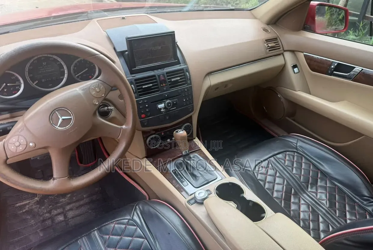 Mercedes-Benz C300 2009 Red