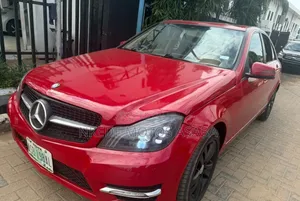 Mercedes-Benz C300 2009 Red