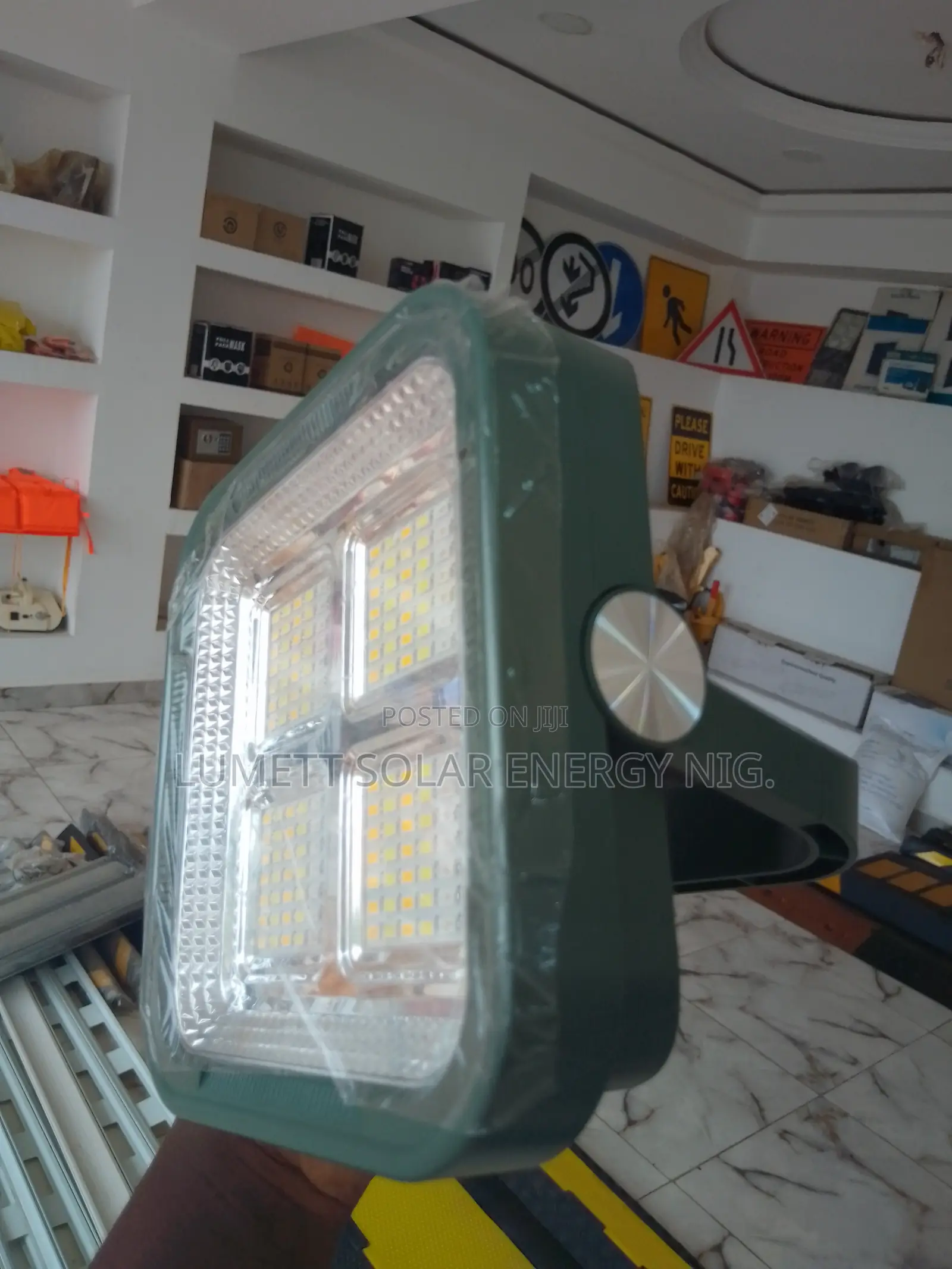 DP Solar Flood Light for Compound and Security Lighting
