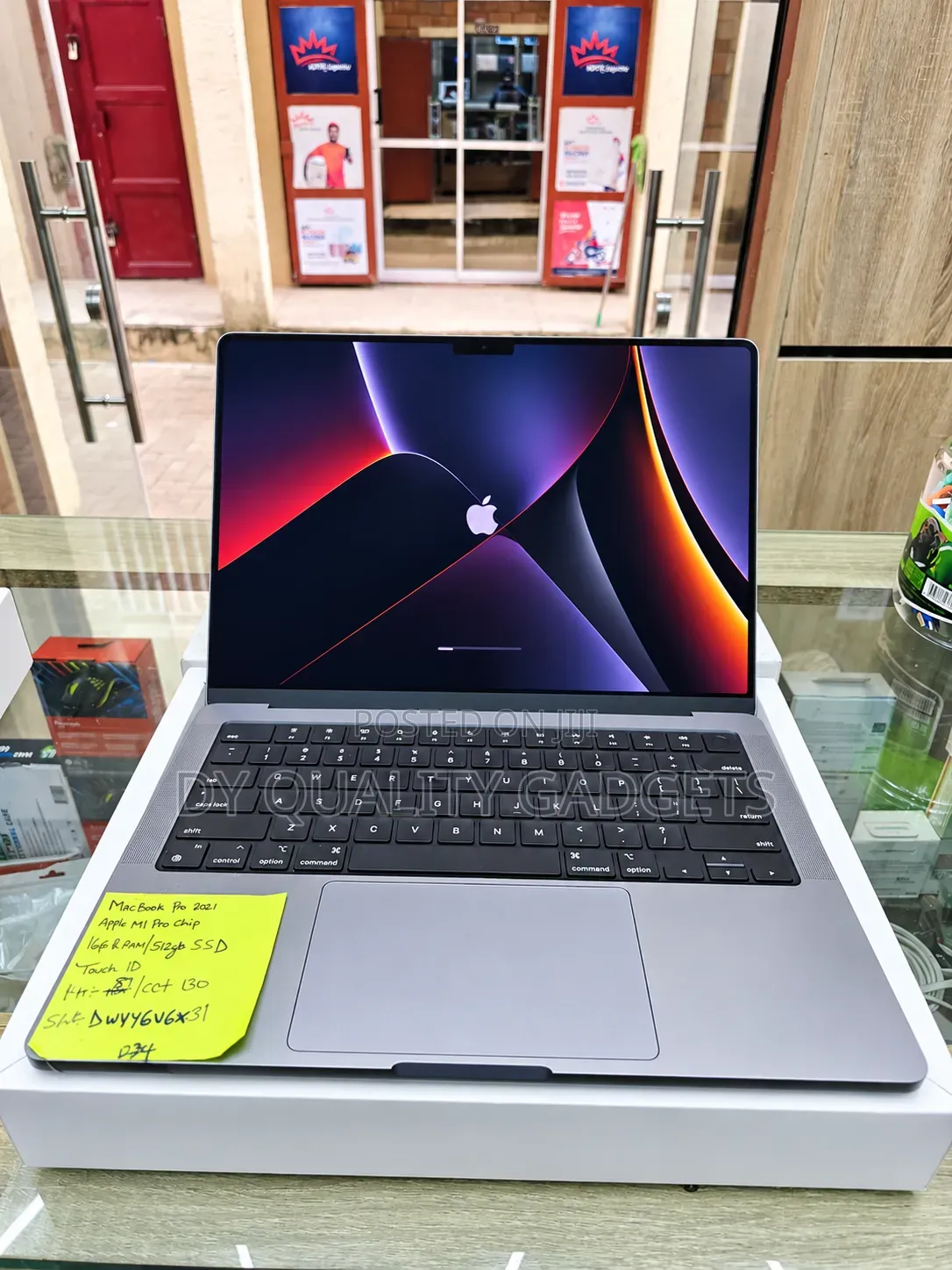 Laptop Apple MacBook Pro 2021 M1 16GB Apple M1 Pro SSD 512GB
