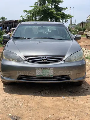 Toyota Camry LE 4dr Sedan (2.4L 4cyl 5M) 2004 Gray