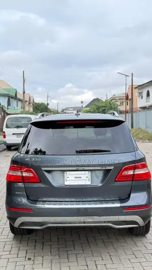 Mercedes-Benz M Class ML350 4MATIC 4dr SUV AWD (3.5L 6cyl 7A) 2015 Gray