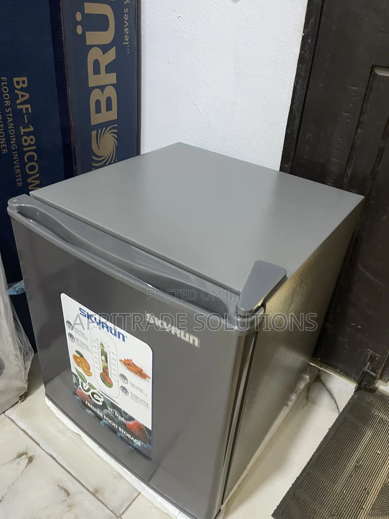 Skyrun BCD-50HW 48-Litre Compact Fridge