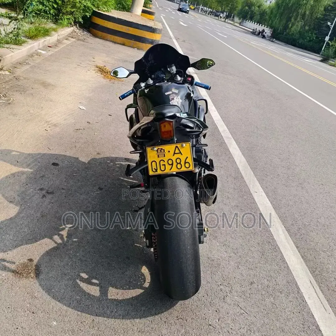 Yamaha R1 2024 Black