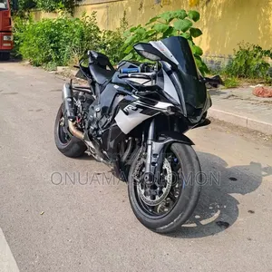 Yamaha R1 2024 Black