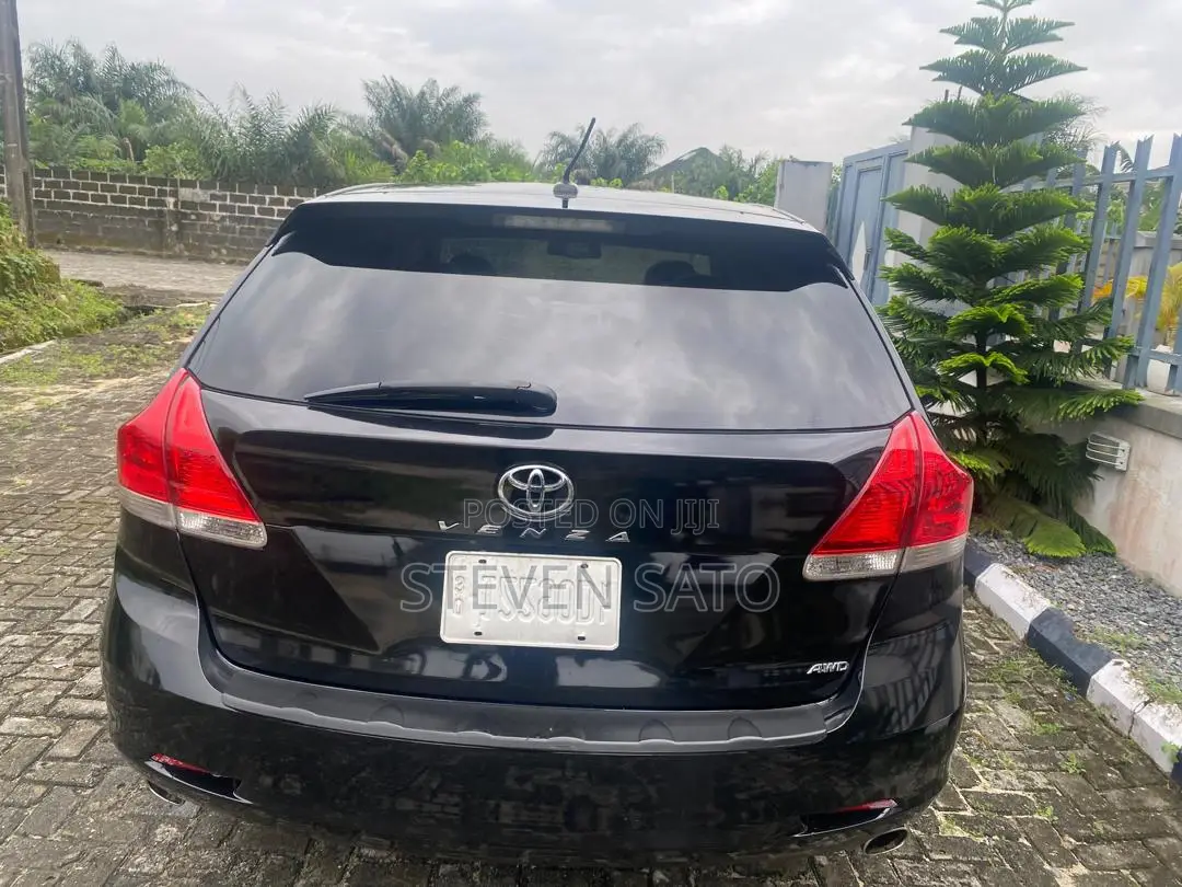 Toyota Venza 2011 Black