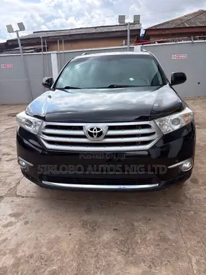 Toyota Highlander SE 2012 Black