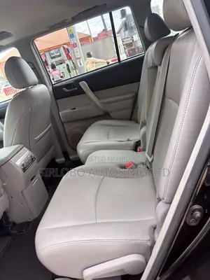 Toyota Highlander SE 2012 Black