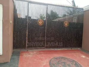 7bdrm Block of Flats in Benin City for sale